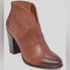 Vince Camuto Franell Leather Bootie Cognac Size 7M EU 37